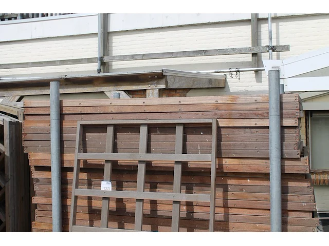 Tien hardhouten tuinschermen in metalen bok. afmeting 90 x180 cm. let op: exclusief metalen bok. - afbeelding 3 van  3