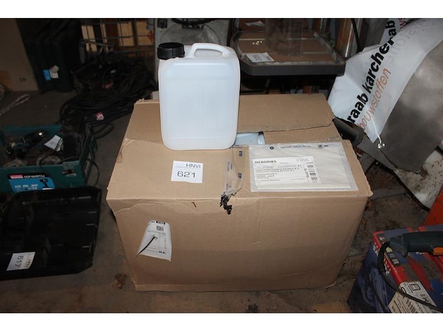 Tien lege cans 5 liter . - afbeelding 1 van  2