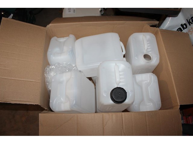 Tien lege cans 5 liter . - afbeelding 2 van  2