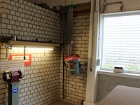 Tien lijmklemmen waaronder met lengte 250 cm. - afbeelding 1 van  3
