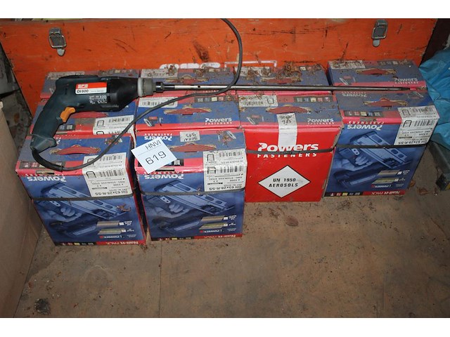 Tien powers fasteners nail-it packs. gaspatronen ontbreken (deels). - afbeelding 1 van  2