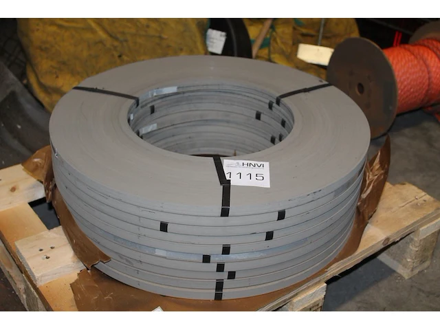 Tien rollen bandoleerband zink, maatvoering 16 x 0,5. - afbeelding 1 van  1