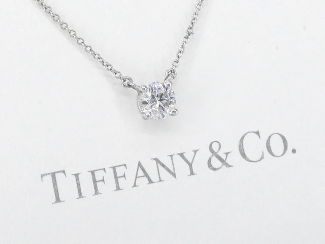 Tiffany & co - platina solitaire halscollier met een natuurlijke diamant - afbeelding 1 van  7