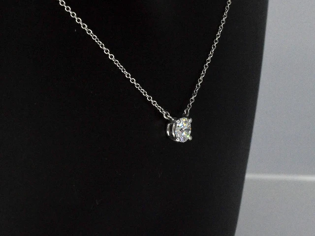 Tiffany & co - platina solitaire halscollier met een natuurlijke diamant - afbeelding 4 van  7