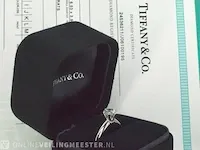 Tiffany & co - platina "the tiffany setting" ring met een briljant geslepen tiffany & co diamant - afbeelding 3 van  10