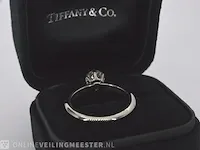 Tiffany & co - platina "the tiffany setting" ring met een briljant geslepen tiffany & co diamant - afbeelding 8 van  10