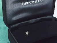 Tiffany & co - tiffany solitair oorknop met diamant - afbeelding 10 van  13