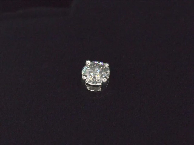 Tiffany & co - tiffany solitair oorknop met diamant - afbeelding 11 van  13