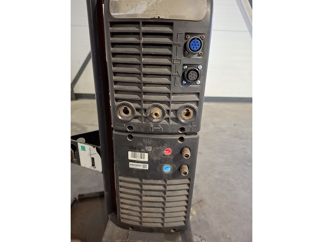 Tig unit mls 4000 400a 400v kemppi, mastertig mls 4000 / mastercool 10, bouwjaar 2013, gas- of vloeistofgekoeld met waterkoeling - afbeelding 3 van  11