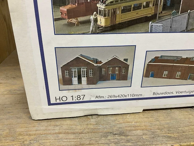 Tilly models 87136 modelbouw remise - afbeelding 3 van  3
