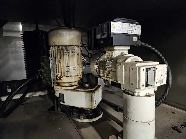 Timesavers - 41 serie 600 wrd - vlakslijpmachine - 2005 - afbeelding 6 van  18