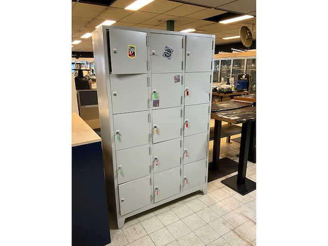 Timmer lockerkast - afbeelding 3 van  7