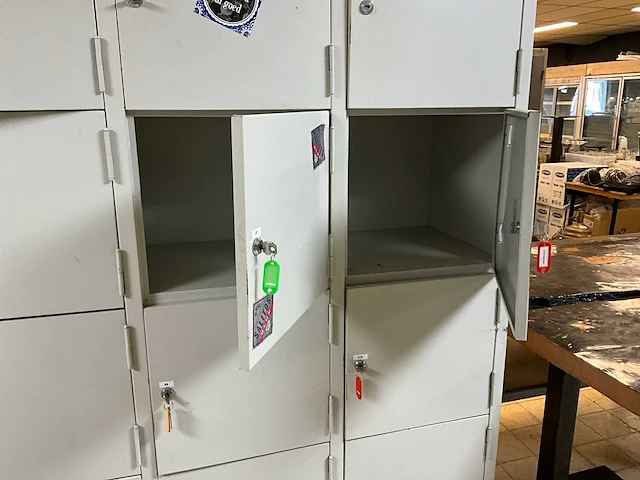 Timmer lockerkast - afbeelding 4 van  7