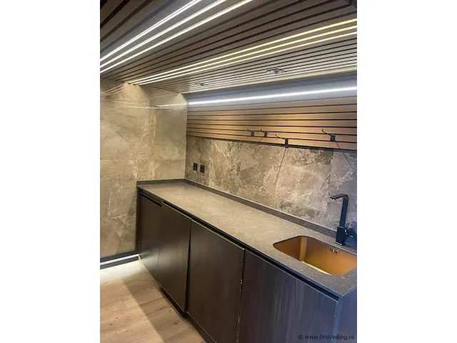 Tiny house - 680(b)x355(l)x340 (h)cm - afbeelding 7 van  20