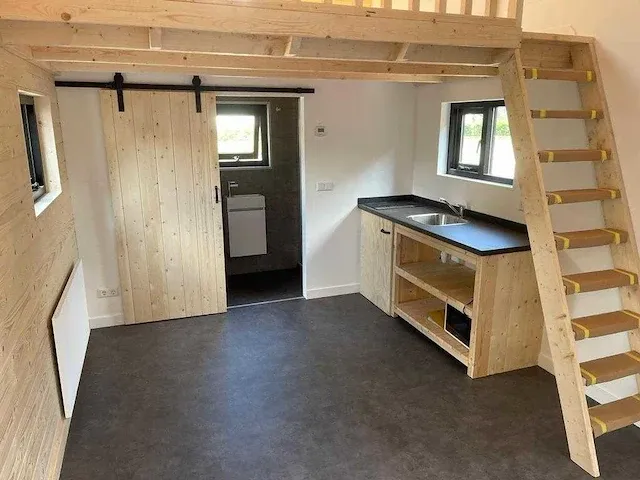 Tiny house met keuken - afbeelding 4 van  18