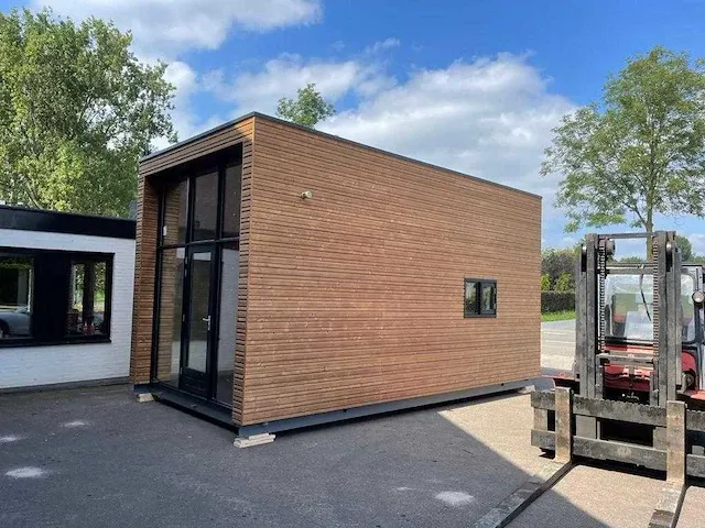 Tiny house met keuken - afbeelding 1 van  18