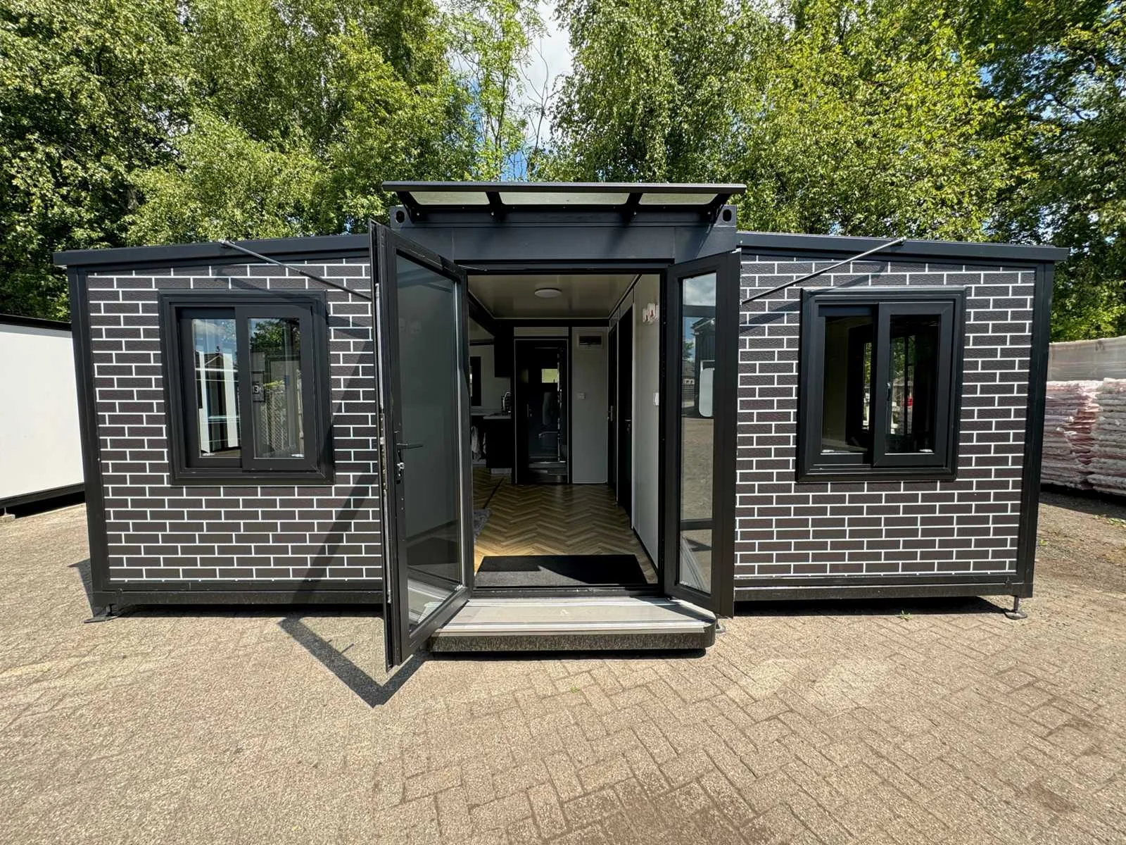 Tinyhouse, containers, opslagtenten, voertuigen en gereedschappen