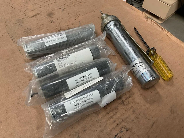 Tire repair material - afbeelding 1 van  3