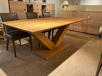 Tirza eiken eetkamertafel - afbeelding 1 van  7