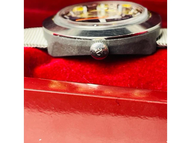 Tissot fiberglass automatisch herenhorloge - afbeelding 5 van  6