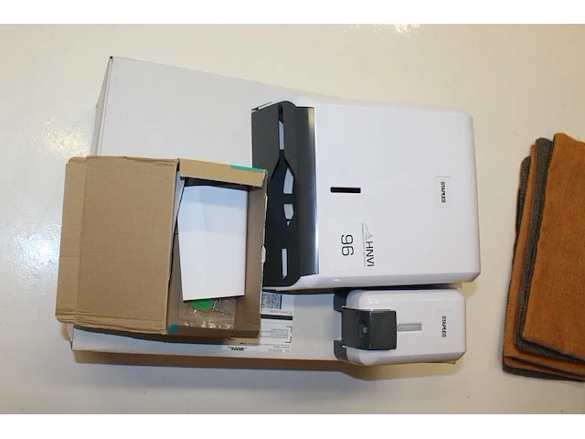 Tissue en zeep dispenser staples met doos tissues. - afbeelding 2 van  2