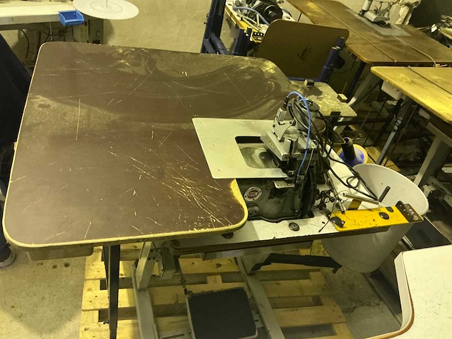 Titan dk 2500a industriële naaimachine - afbeelding 3 van  4