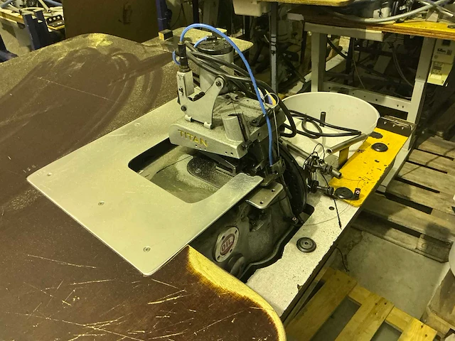 Titan dk 2500a naaimachine (4x) - afbeelding 1 van  14