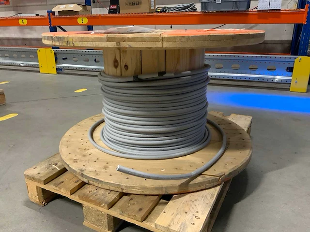Tkf z10 4x4 rm+as4 47m kabel op haspel - afbeelding 1 van  5
