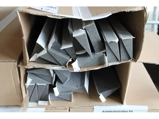 Tochtstrips iwe tec in 5 dozen . - afbeelding 2 van  2