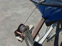 Toer boot met buitenboordmotor en trailer - afbeelding 24 van  36