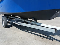 Toer boot met buitenboordmotor en trailer - afbeelding 30 van  36