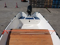Toer boot met buitenboordmotor en trailer - afbeelding 11 van  47