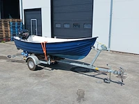 Toer boot met buitenboordmotor en trailer - afbeelding 1 van  47