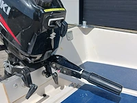 Toer boot met buitenboordmotor en trailer - afbeelding 22 van  47