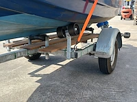 Toer boot met buitenboordmotor en trailer - afbeelding 35 van  47