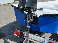 Toer boot met buitenboordmotor en trailer - afbeelding 13 van  41
