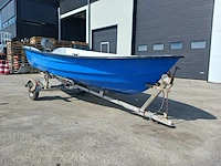 Toer boot met buitenboordmotor en trailer - afbeelding 24 van  41