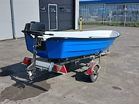 Toer boot met buitenboordmotor en trailer - afbeelding 23 van  41