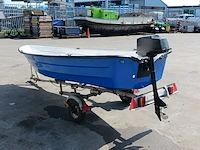 Toer boot met buitenboordmotor en trailer - afbeelding 37 van  41