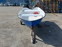 Toer boot met buitenboordmotor en trailer - afbeelding 40 van  41