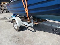 Toer boot met buitenboordmotor en trailer - afbeelding 42 van  47