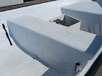 Toer boot met elektrische buitenboordmotor en trailer - afbeelding 10 van  44