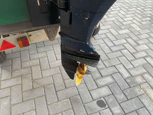 Toerboot met 4 takt buitenboordmotor en trailer - afbeelding 3 van  12