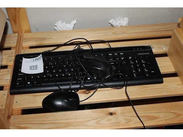 Toetsenbord medion en twee muizen. - afbeelding 1 van  1