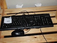 Toetsenbord medion en twee muizen. - afbeelding 1 van  1
