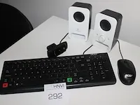 Toetsenbord, muis, speakers en webcam. - afbeelding 1 van  1