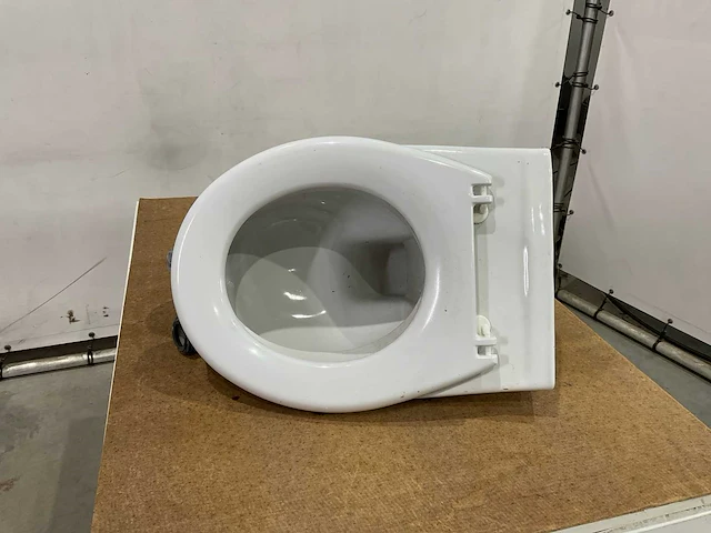 Toilet - afbeelding 3 van  4