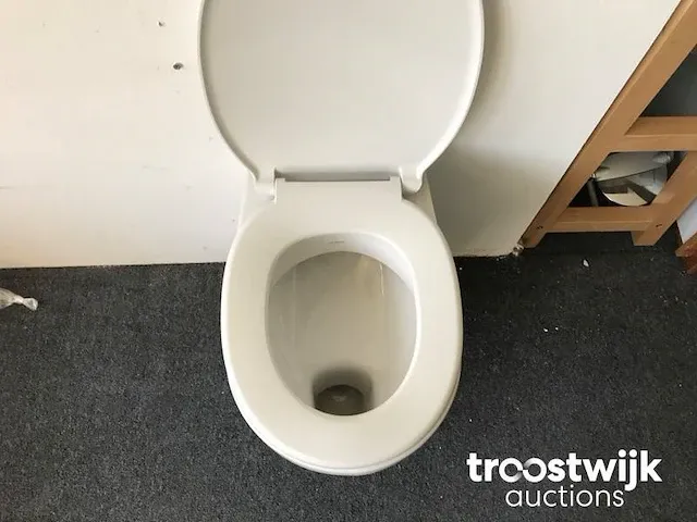 Toilet - afbeelding 5 van  6