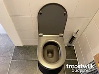 Toilet - afbeelding 8 van  14