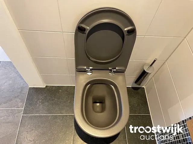 Toilet - afbeelding 9 van  14